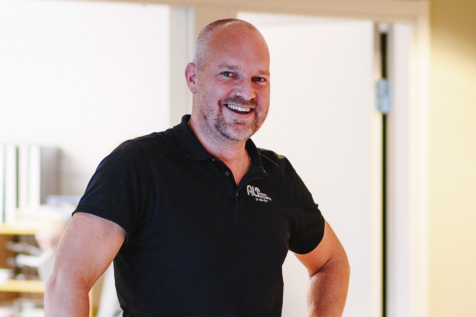 Peter Reinholdsson på ALT Hiss är expert på modernisering av hissar.